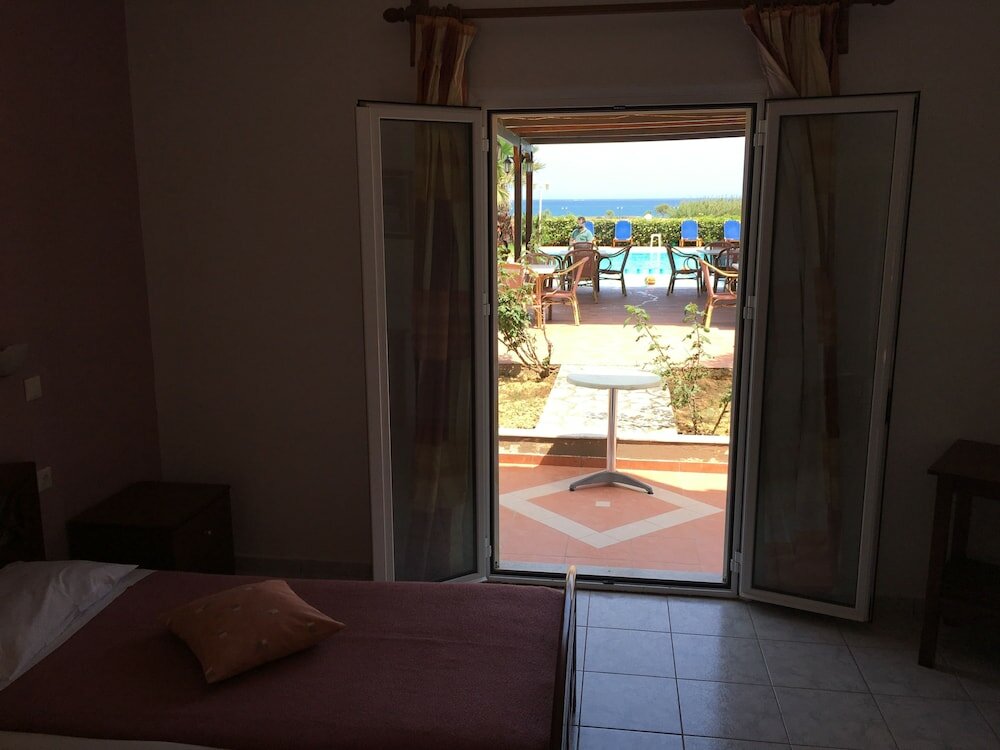 Фото Kris Apartments