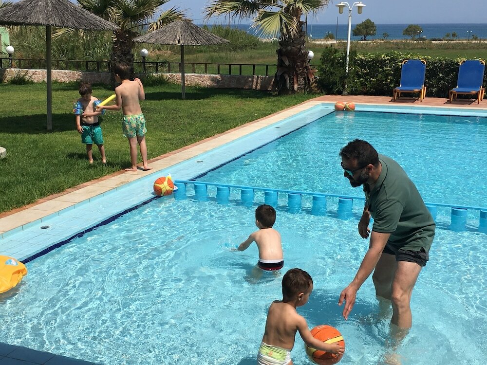 Фото Kris Apartments