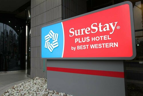 Гостиница SureStay Plus Hotel by Best Western Shin-Osaka в Осаке