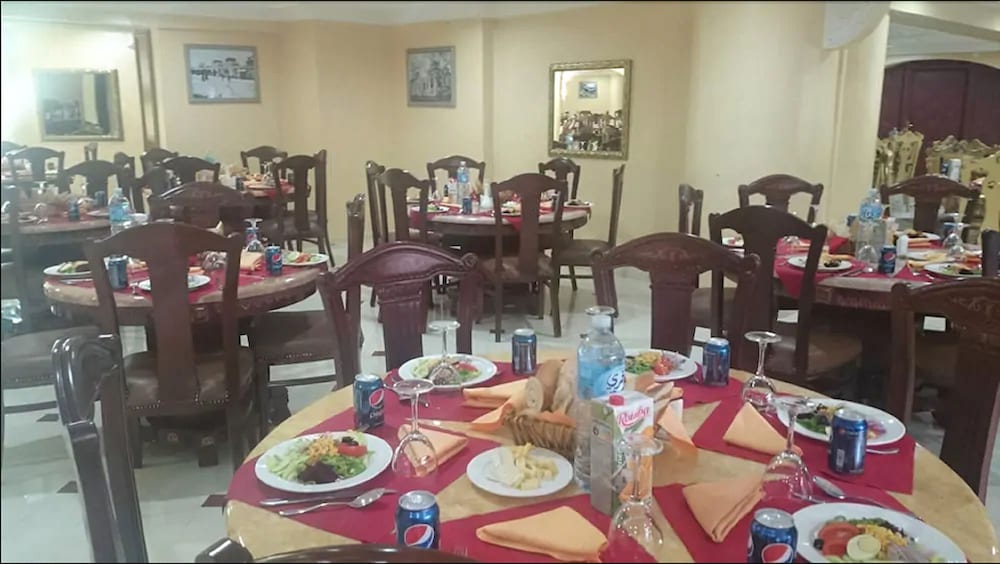 Фото Hotel Ville des Roses