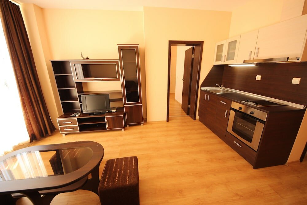 Фото Menada Luxor Apartments