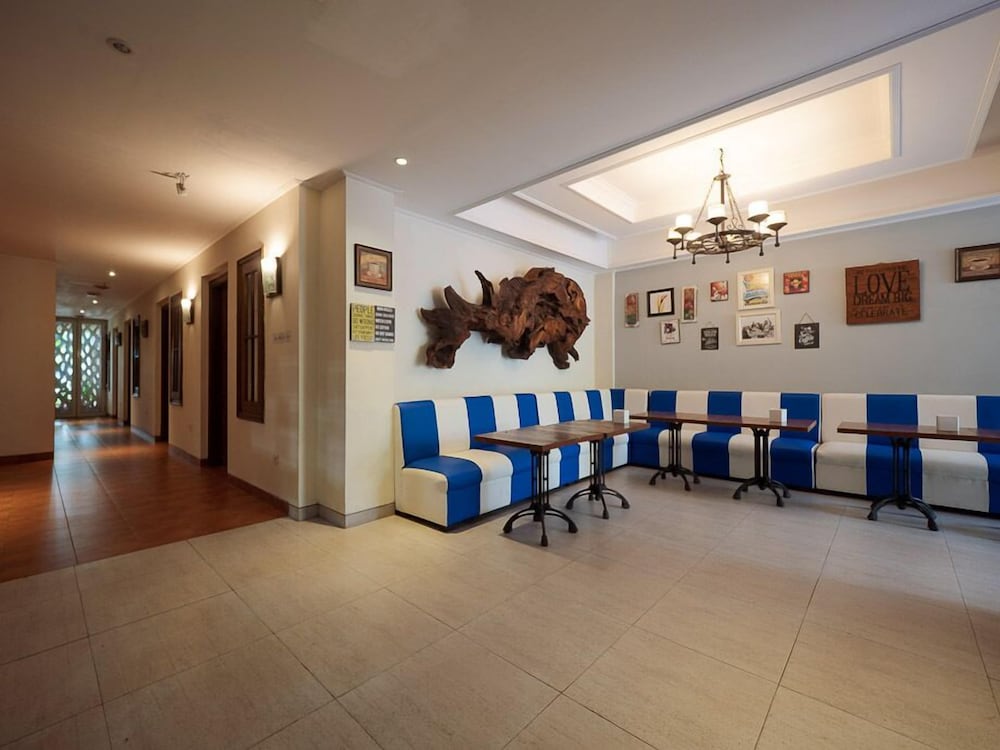 Фото Alron Hotel Kuta Powered by Archipelago