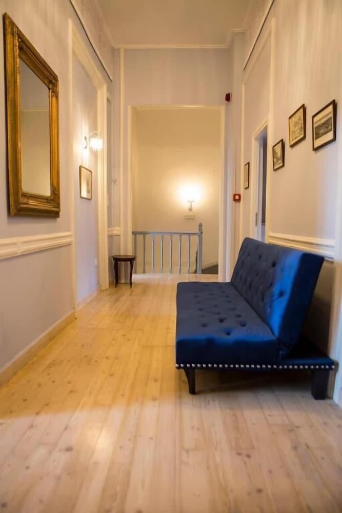 Фото One Three One