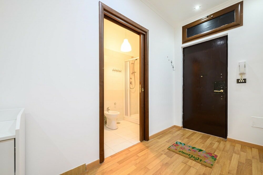 Фото Via Lanzieri 38 in Napoli