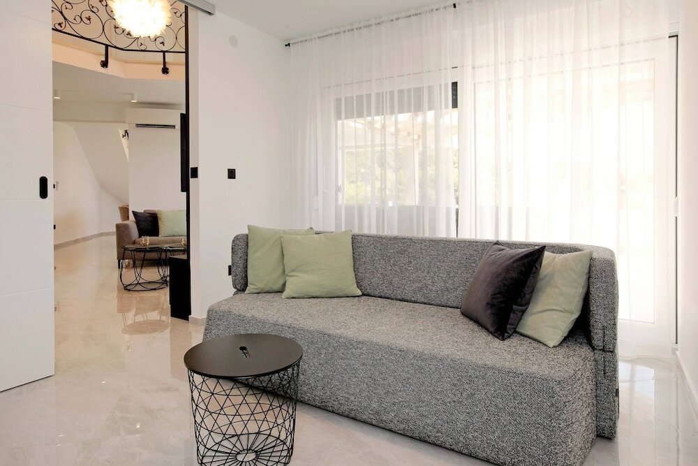 Фото Beachfront villa Senses for 12 in Milna