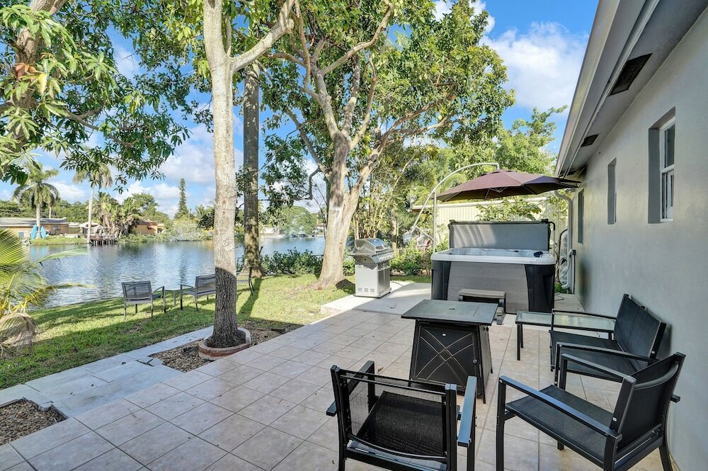 Фото Waterfront Newly Renovated 4 Br Home