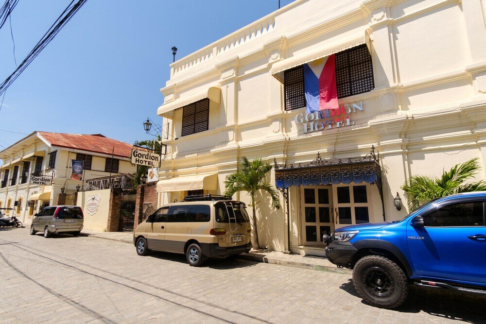 Фото RedDoorz Plus @ Calle Crisologo Vigan