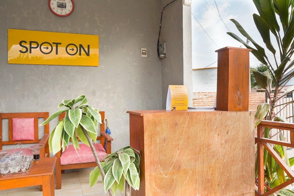 Фото Spot On 1746 Putri Kuning Residence - Campus Accommodation