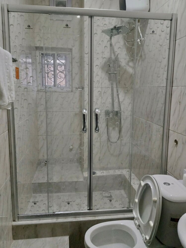 Фото Blooms Spot Hotel and Apartments