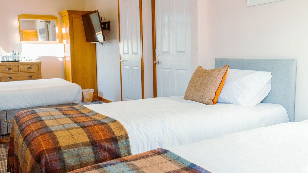 Фото West End Hotel