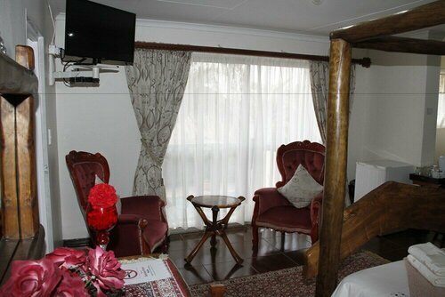 Гостиница Kalahari Guest House в Эмалахлени