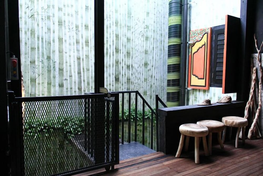 Фото The Happy 8 Retreat @ Old Town