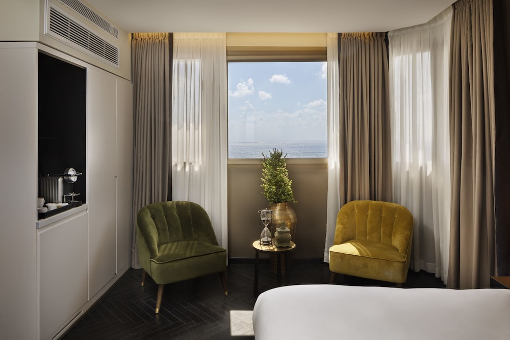 Фото Lighthouse by Brown Hotels