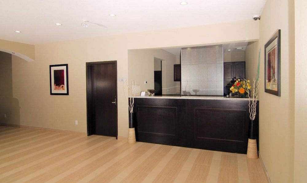 Фото Paradise Inn and Suites - Redwater