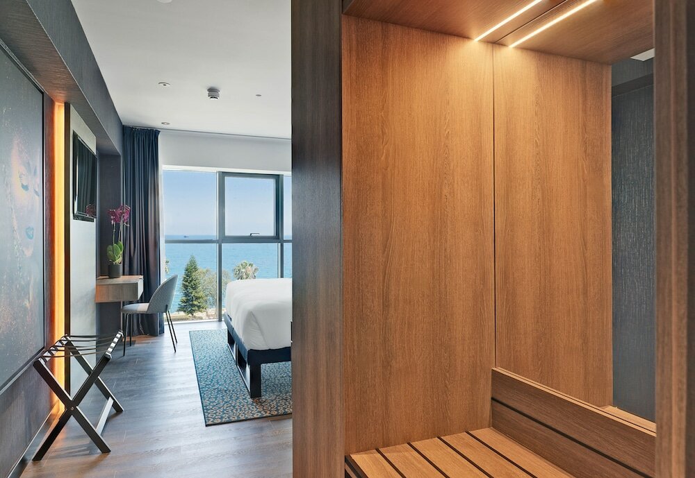 Фото NYX Hotel Limassol