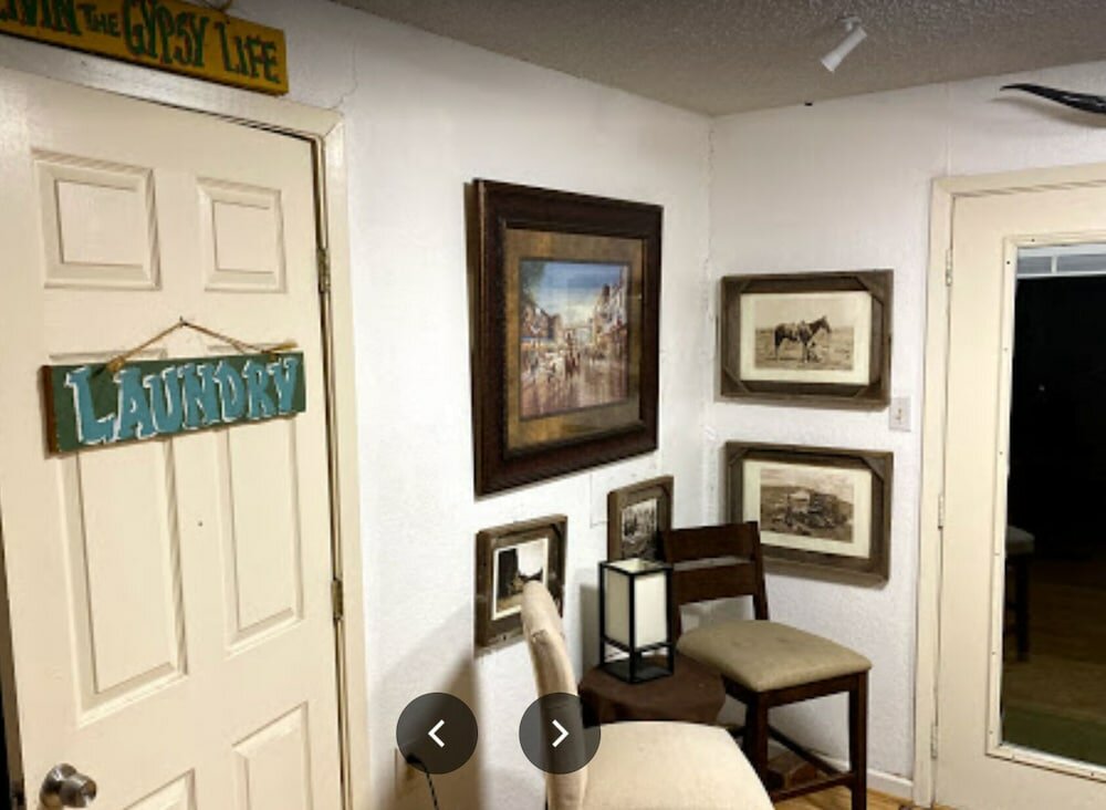 Фото Wild Wild West Backpackers Hostel