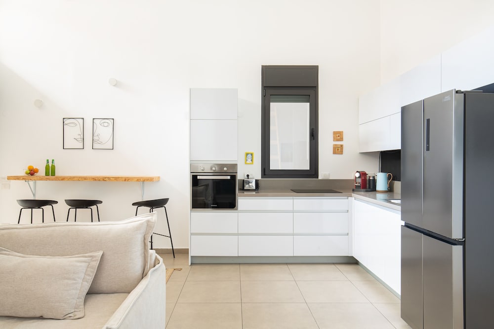 Фото Cozy 2bdr with Parking