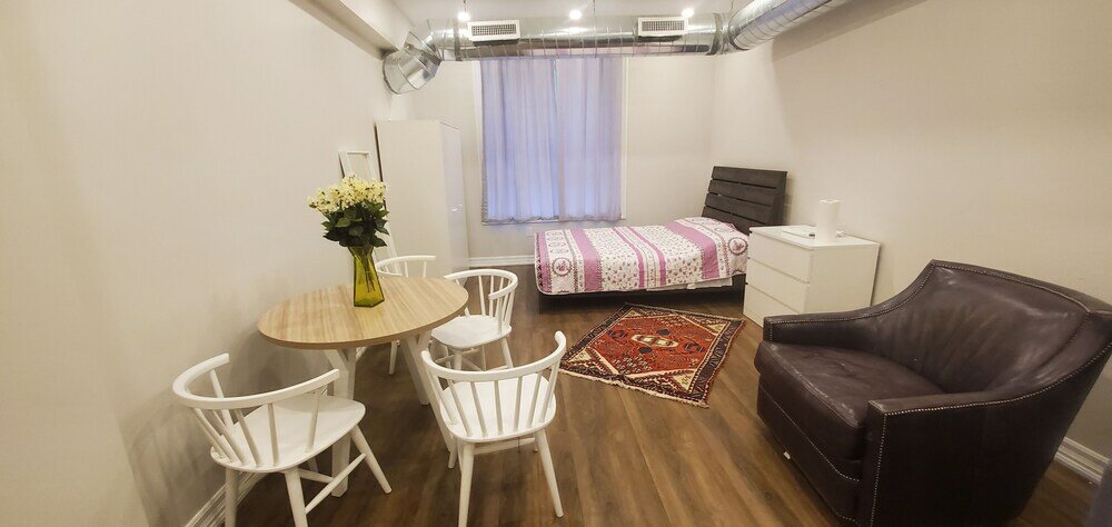 Фото Downtown Easy Stay