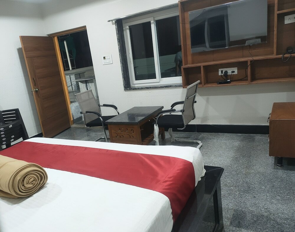 Фото Hotel New Maruthi Inn