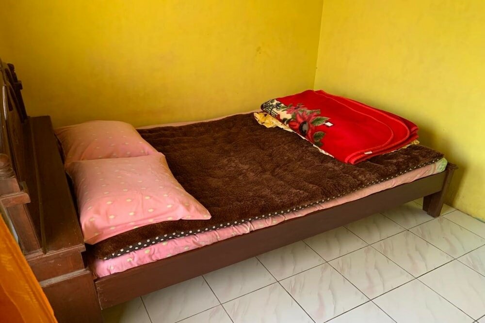 Фото Oyo Home 91250 Desa Wisata Taraju