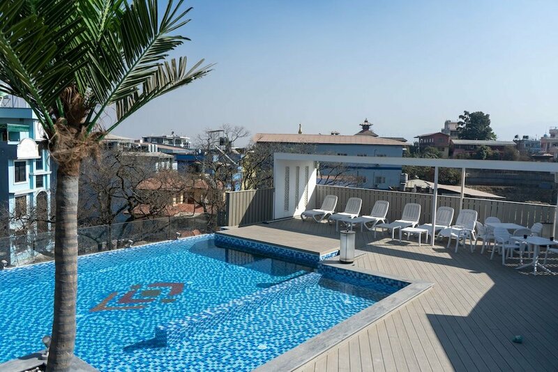 Гостиница Square hotel в Патане