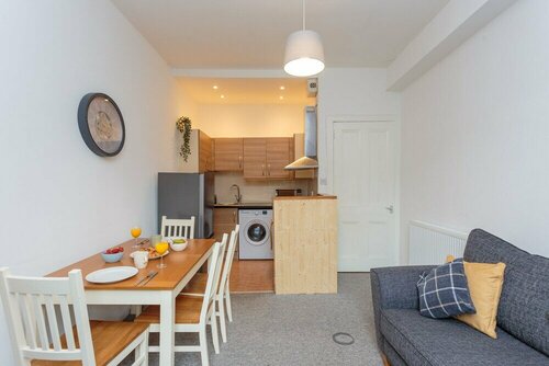 Гостиница Fountain Park Apartment 1bed в Эдинбурге
