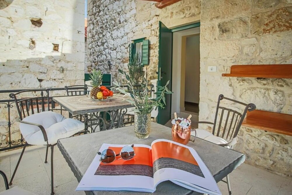 Фото Theatre Luxury Rooms