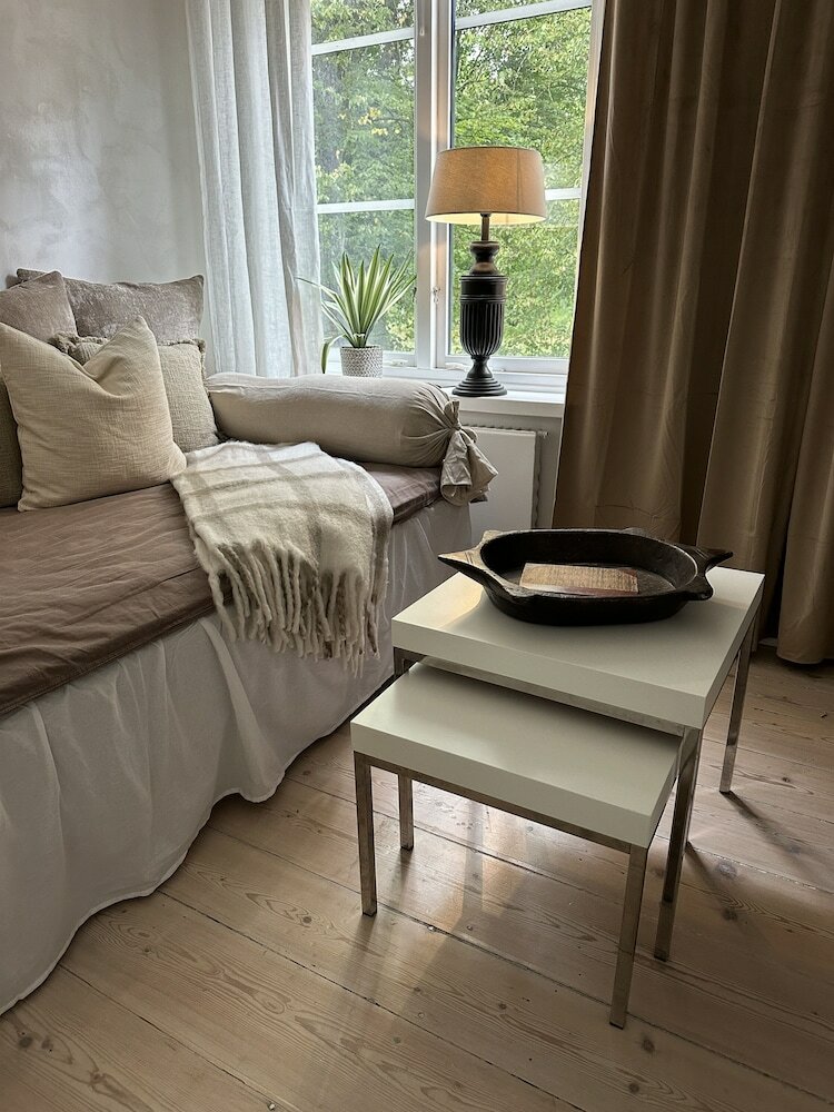 Фото Hallfreda Hotel