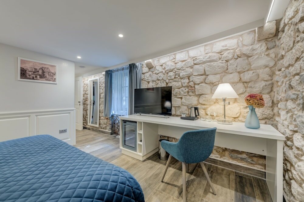 Фото Mint Luxury Rooms