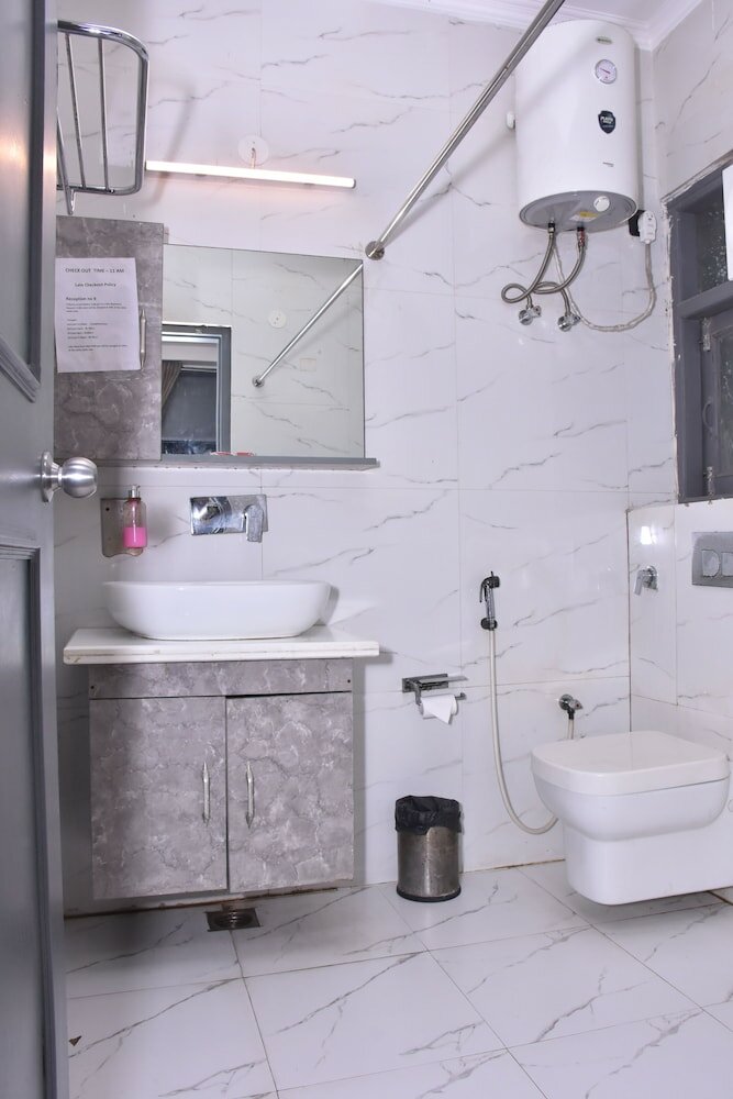 Фото Chhavi Hotels