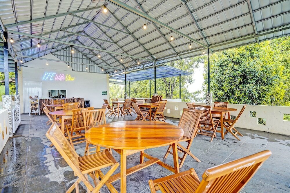 Фото Capital O 92162 Hotel Wisata Karya