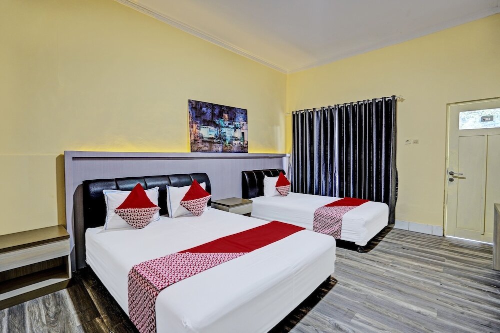 Фото Capital O 92162 Hotel Wisata Karya