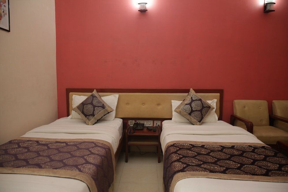 Фото Hotel Satkar