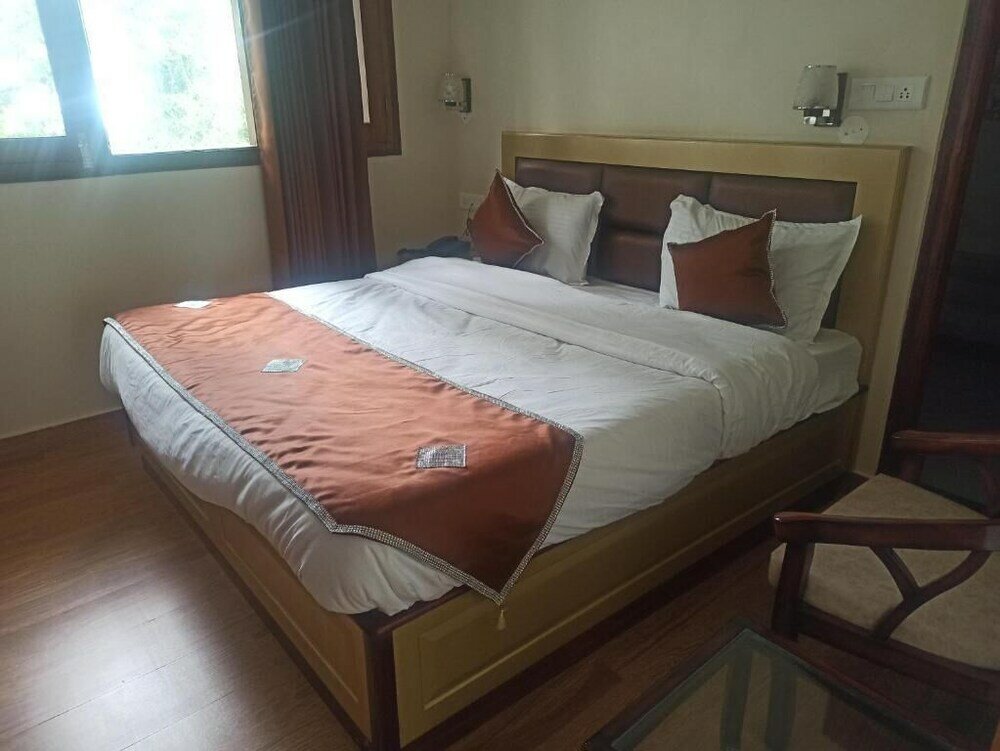 Фото Hotel Uphar