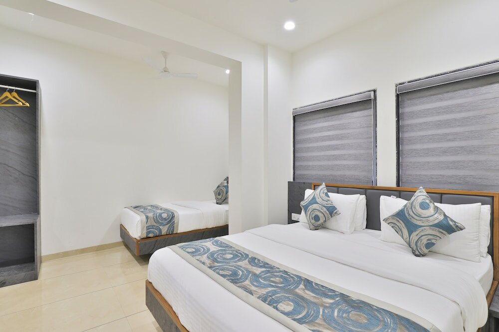 Фото Hotel Surat