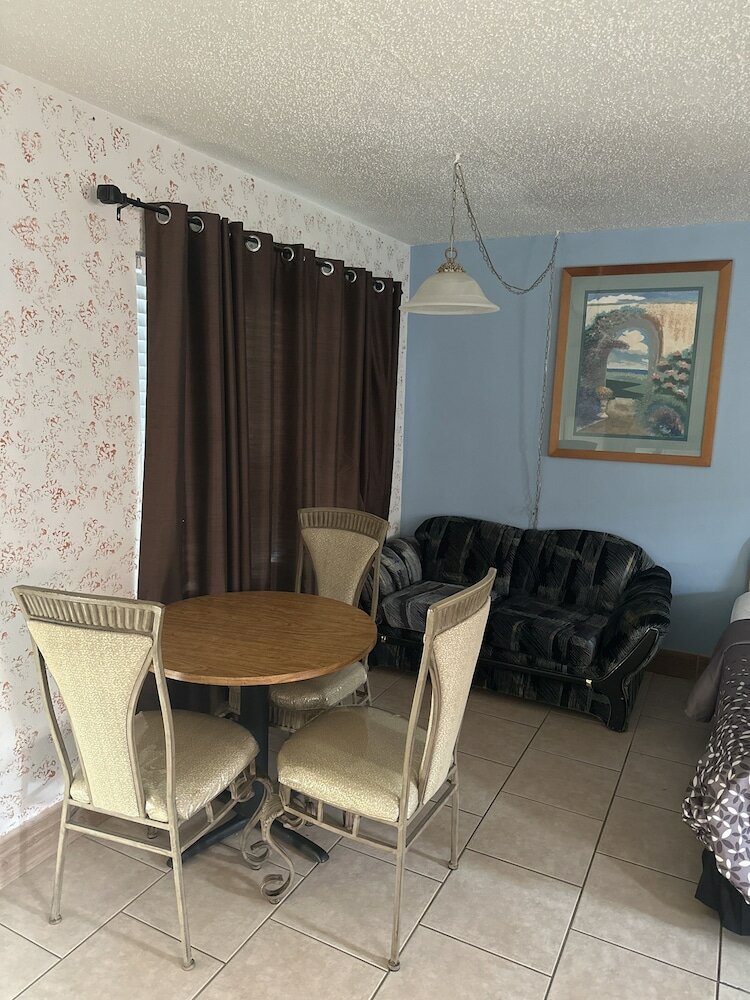 Фото The Floridian Inn