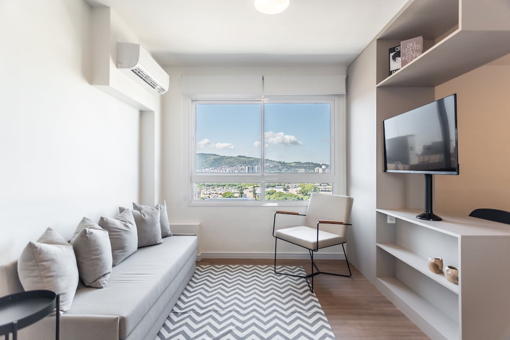 Фото Charlie Connect Partenon