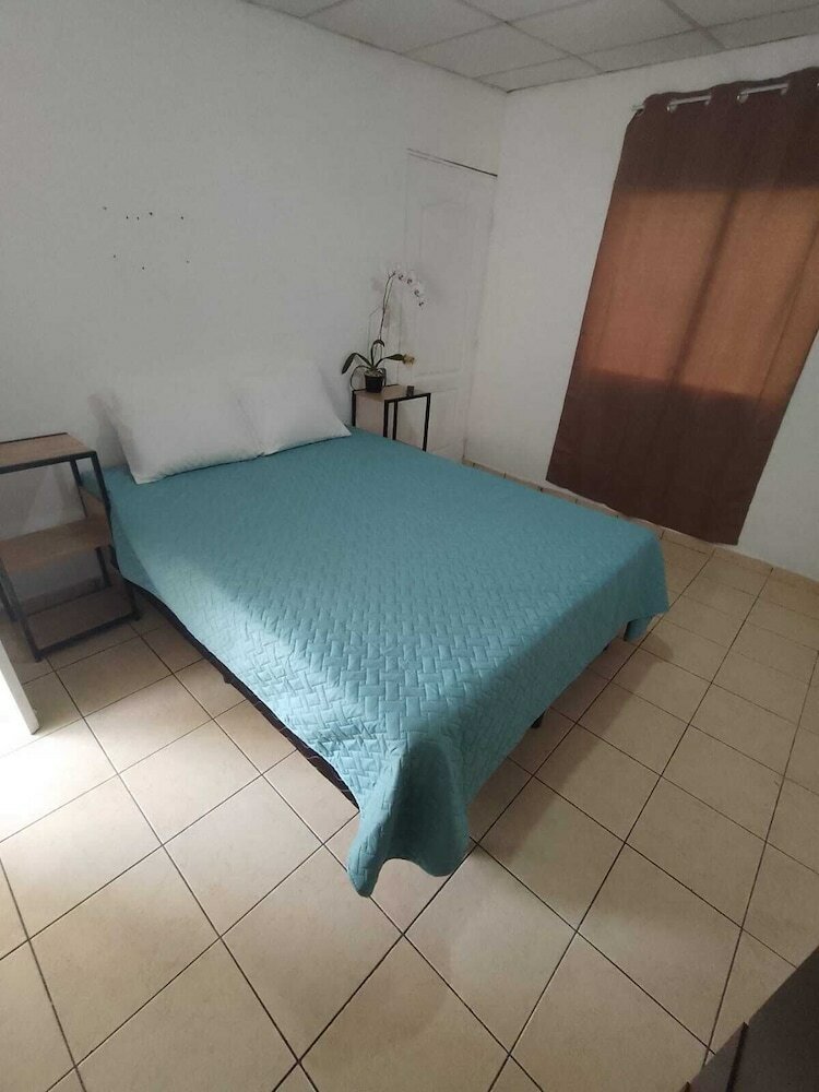 Фото Hostal Los Heroes