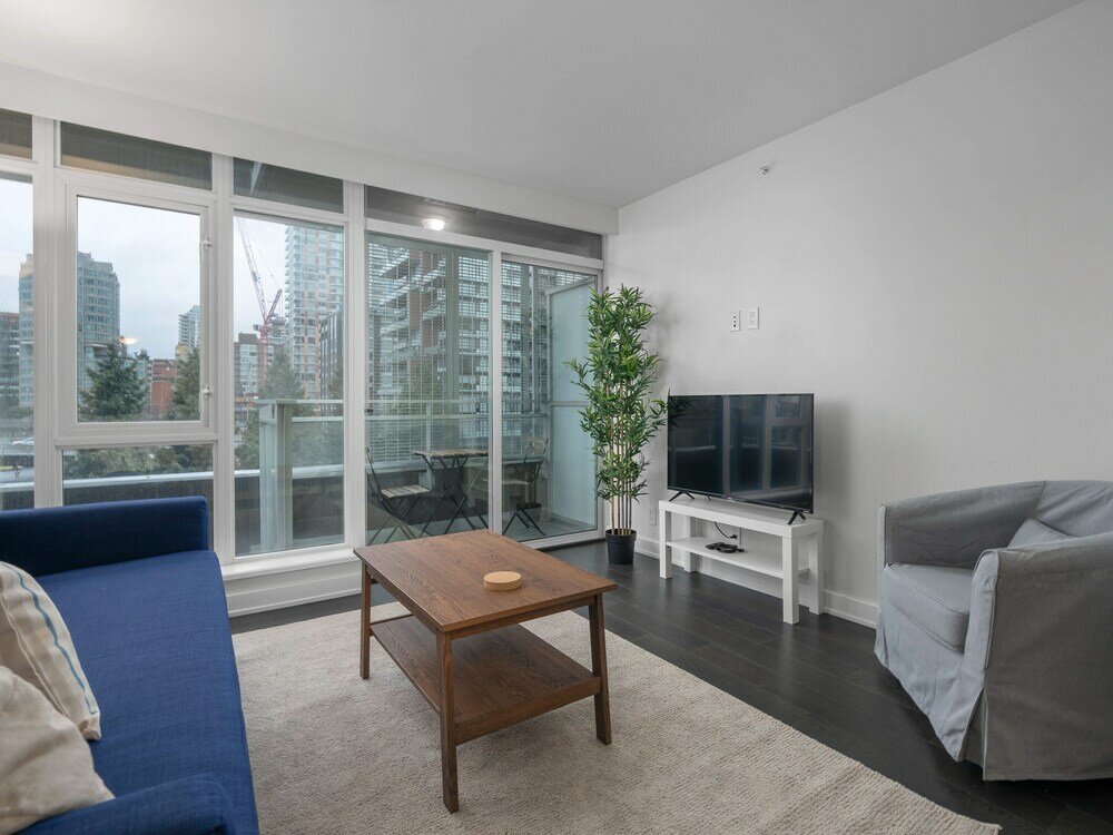 Фото Sterling Suites - Yaletown