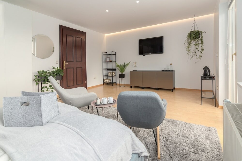 Фото Rooms and Apartments in Eagle's Nest