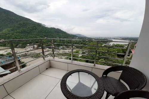 Гостиница Aaravam Ganga Boutique Hotel Rishikesh в Ришикеше