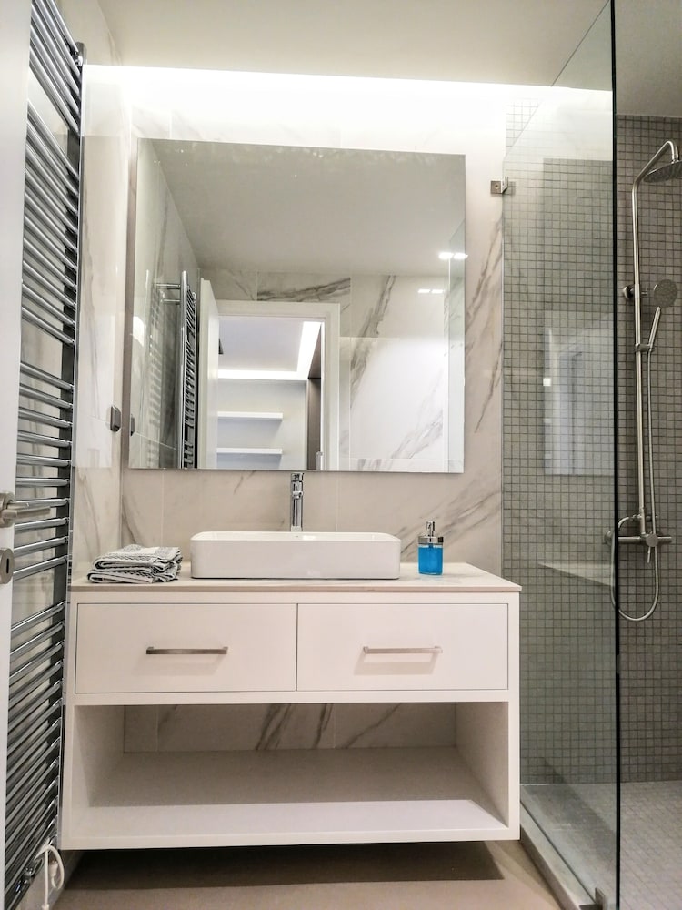 Фото Luxurious minimal apartment in Acropolis