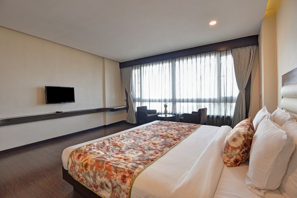 Фото Summit Montana Suites & SPA