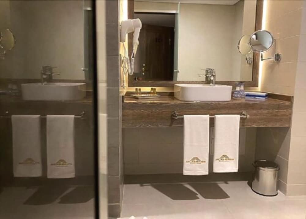 Фото Atlas Saiss