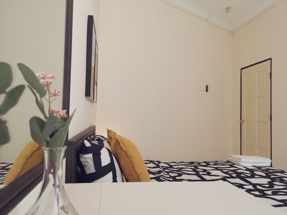 Фото Aurora Court