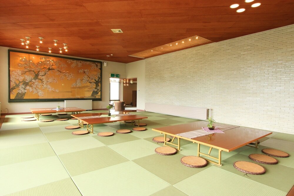 Фото Rokumeikan Hills