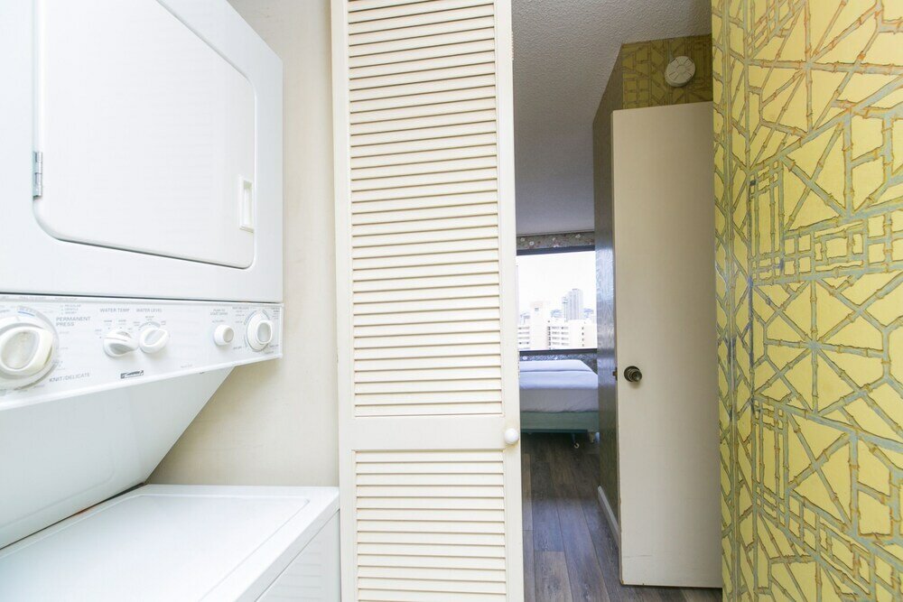 Фото Spacious Condos With Private Balcony at Discovery Bay - Free Wifi, Near Beaches!