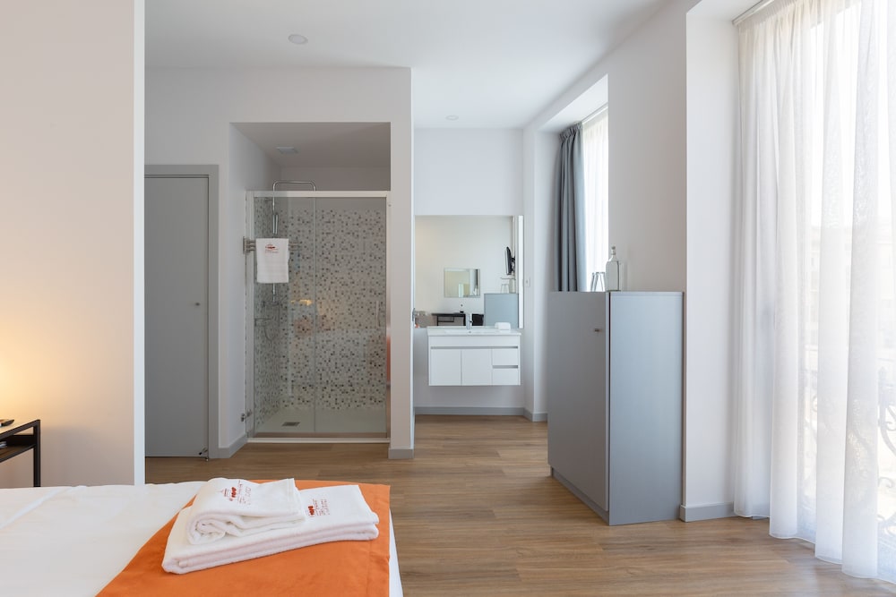 Фото Serra do Pilar Porto Suites