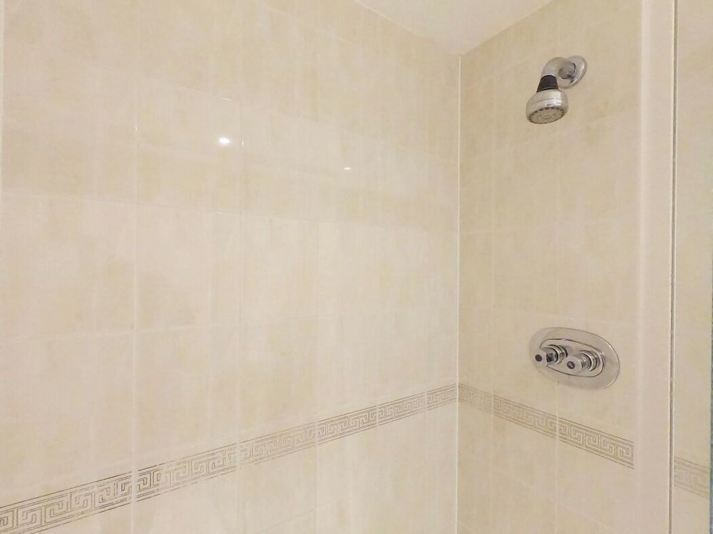 Фото Central Spacious & Stylish Apartment