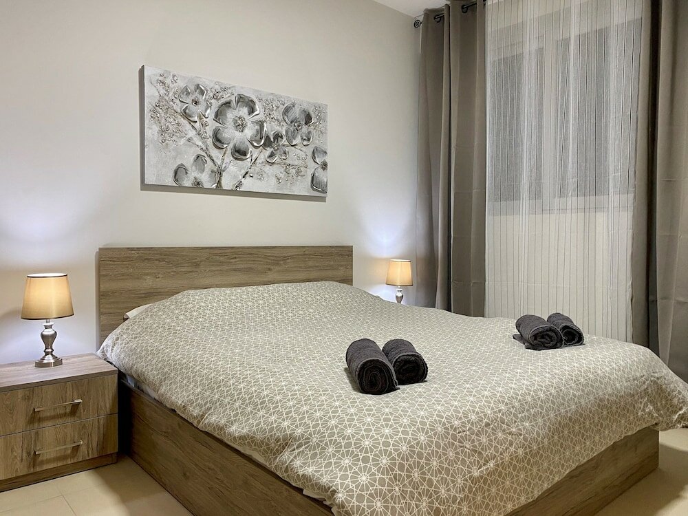 Фото Centric and Modern Penthouse Close to Amenities